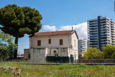 Bari, tra case cantoniere e caselli ferroviari: alla ricerca di un pittoresco passato
